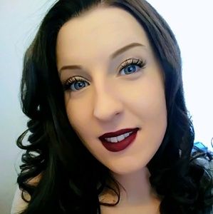 Meet your Posher, Briana